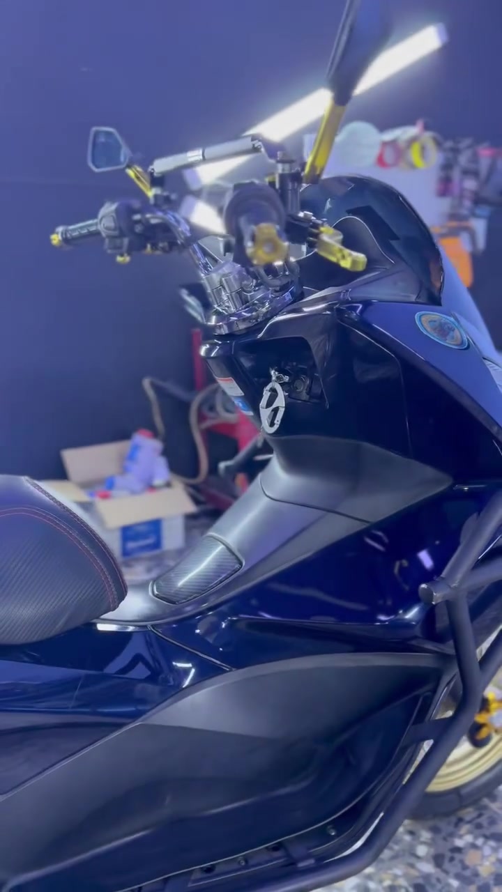 للبيع دراجة نوع PCX
جيل ثاني ياباني 
اللون حبري 
حجم المكينة 150cc
كفالة عامة
مرقم انكليزي بغداد بأسمي
 تحتوي على تزويد كامل 
كما موضح بالنشر
 المكان بغداد
التفاصيل الاتصال على الرقم ***********
