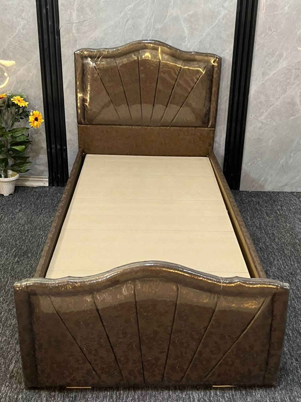 #ســرير_نفرين_موديل_تركي دوشمة شغل ثكيل درجة اولى  مو تقليد خشب بلوك اسود 💯ضمان 5سنوات 💯
كل الالوان نشتغلهة حسب طلب الزبون ☑️
🍃نفرين 
قياس 200x180 سم 

الــسعر 270 الف 

🍃نفر ونص 
قياس 120x200 سم 

الســعر 175 الف 

🍃نفر 
قياس 90x190 سم 
الــسعر 150 الف 

توصيل بغداد 5 اطراف 10 المحافظات 25 الف عدا الشمال


**إذا كنت صاحب هذا الإعلان وتريد حذفه لأي سبب، رجاءا أرسل رسالة إلى الدعم الفني**