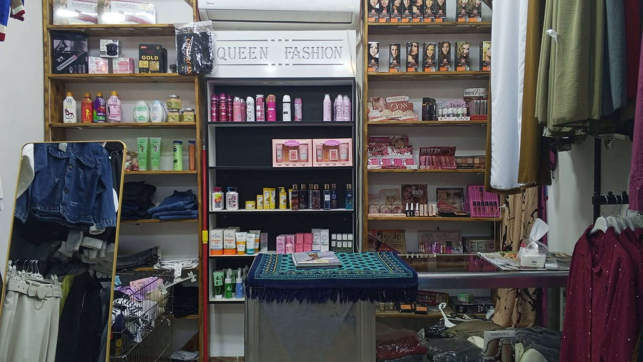 السلام عليكم
محل ملابس وكوزمتك كامل من كلشي 
للبيع 
العنوان نهاية شارع النائب مجاور اتكيت ومجمع بغداد 
لتواصل على هذا الرقم 
‏‪***********‬‏
