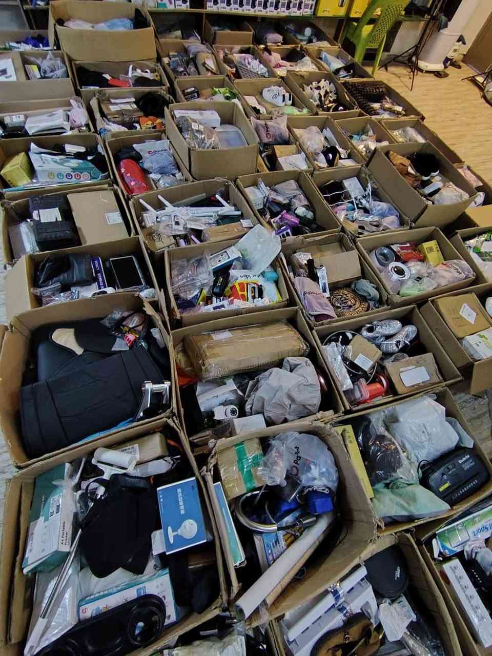 🔥 فرصة ذهبية لأصحاب البثوث المباشرة 🔥
وصلت شِلعة منتجات مكس متنوعة وزن 800 كيلو كامل( عدد. أدوات .ملابس.احذية . منزلية • إكسسوارات • تجميل • ألعاب • أدوات سيارات • قطع غريبة للبث)

يعني باختصار:المحتوى جاهز… وأنت فقط افتح لايف وبيع 💰

التاجر الذكي يعرف:مو كل البضاعة تنباع بالمحل…لكن بالبث المباشر ممكن تتحول كل قطعة إلى ربح 🔥

⚠️ الكمية محدودة — البيع شلعه  فقط📦 الاستلام مباشر (أو شحن للمحافظات)

للاستفسار والتفاصيل راسلنا خاص
***********
