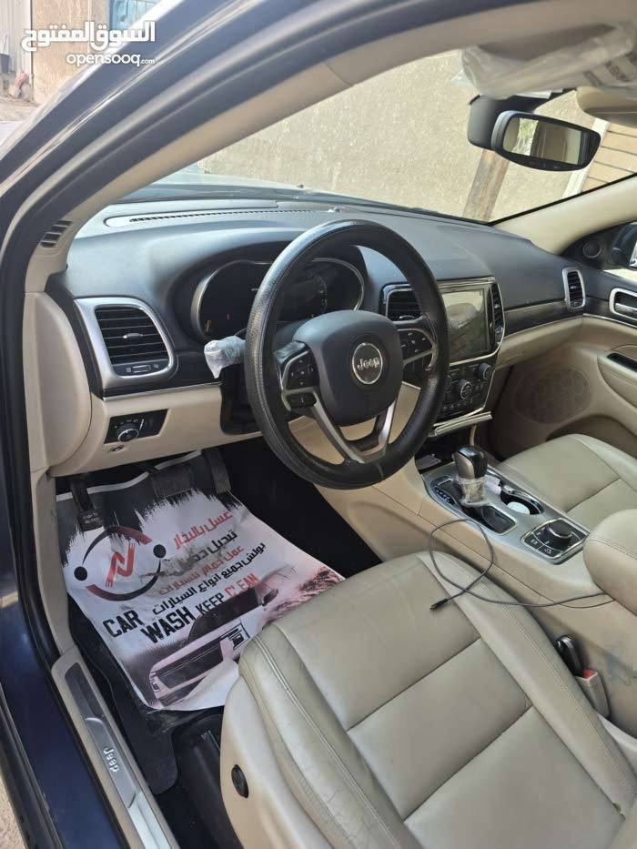 جيب كراند شيروكي لمتد وارد امريكي حادث جاملغ عكس السايق شخط بلباب الي بصفة وصارت عندي رصعة يمي بلبنيد كلش صغيرة تخم تاير جديد قبل يومين بدلتة صدر جديد ماشية تقريبا 52000 ميل فتحة سقف رادار جانبي نقطة عمياء شاشة كبيرة داخل جلد بيجي كشنات كهرباء كشن واستيرن تدفئة اربع  مودات قيادة فور ويل محرك 6 سلندر 3600 ويل 20 صندوق كهرباء تحكم ستيرن تبريد قطعتين تبريد منفصل للجهتين كامرة خلفية حساس خلفي لايت زنون  السيارة رقم سليمانية باسمي تحويل مباشر السعر 275 ورقة  موجودة بغداد الاعظمية  للاستفسار ***********
