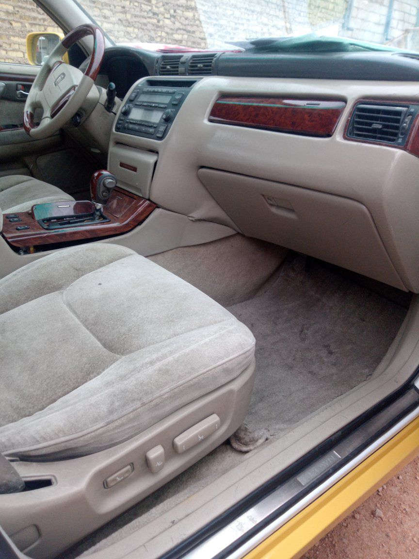 اعاده المنشور بسبب الوعود الكاذبه 
ملكه تاكسي كصتين رقم صلاح الدين الماني خط بغداد نجف 
السيارة كانت رقم اسود فحص موقت يعني لا عليه كمرك ولا ضريبه ولا افلوس رقم بس اترجعه خصوصي وتحول رقم دولي وسنويه بسمك. اتريد وكاله اتريد تحويل
4 دكم شاصي 75 كشنات كهربائي استيرن كهربائي فتحه 
مكينه حداديه كله مبدله جديده حتى العربانه جديده 
السعر 45 قفل قفل العنوان نجف ***********
