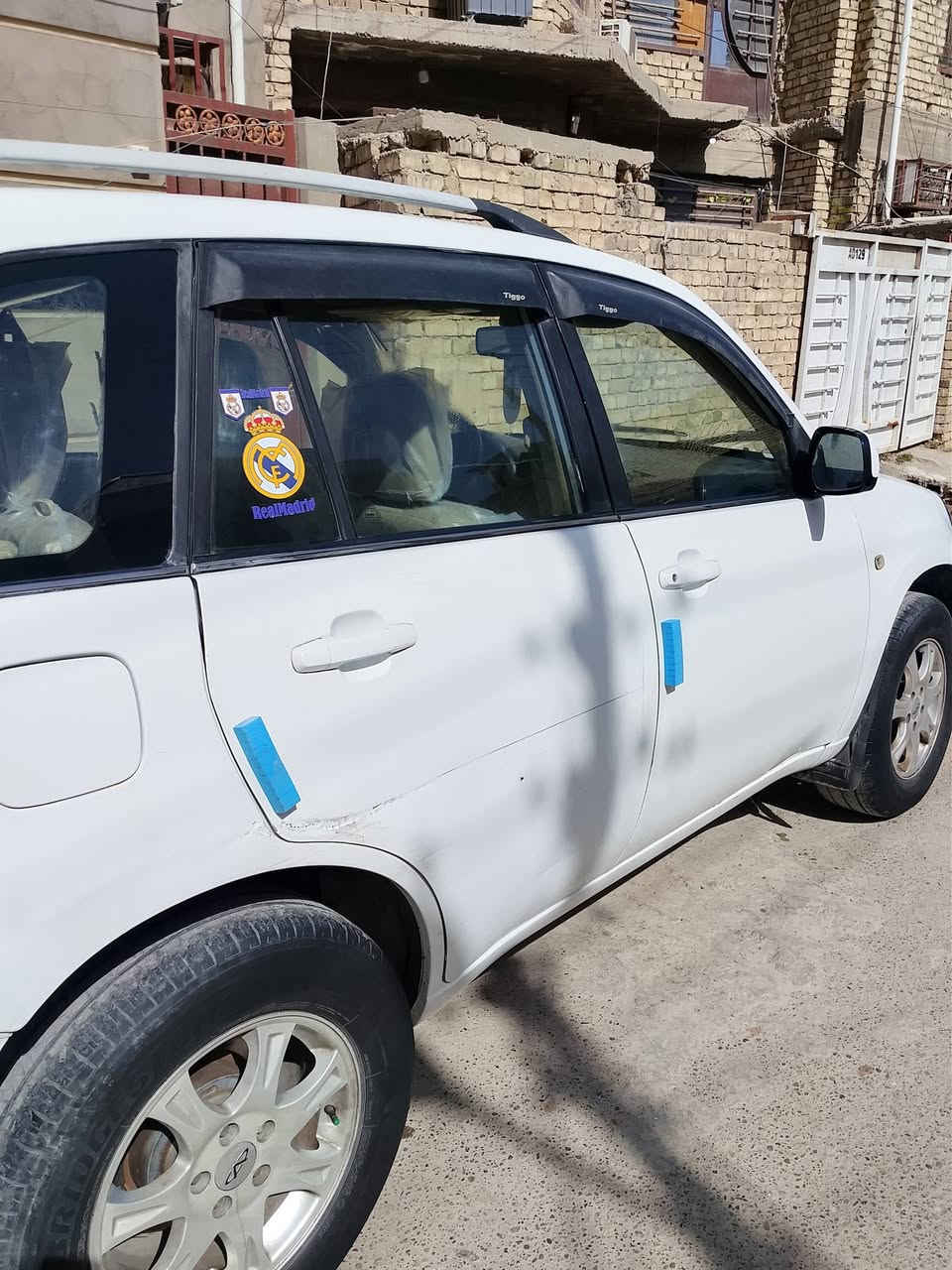 سلام عليكم
تيكو  موديل ١٢مكفولة كفاله عامه كشر محرك كير كورلا  تبريد وتدفئه  فول سياره جديده مال جني رقم انكليزي وهزه جديده السعر ٥٥ وبيها مجال بسيط وسيارة باسمي  العنوان بغداد البياع الشرطه الخامسه هاتف ***********
