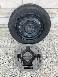 ، تك تاير كورلا هايبرد اصلي الي يجي مع سياره  مع الويل و فلينة وعده   ...