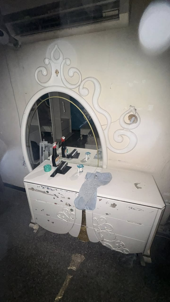 السلام عليكم مر رخصه الاادمن غرفه نوم تركيه للبيع كامله مع دوشك سبرنك طبي بسعر اخو البلاش 150 الف اللي يريده يجي يفتحها وياخذها بغداد خلف ساحه اللقاء واتساب ***********
