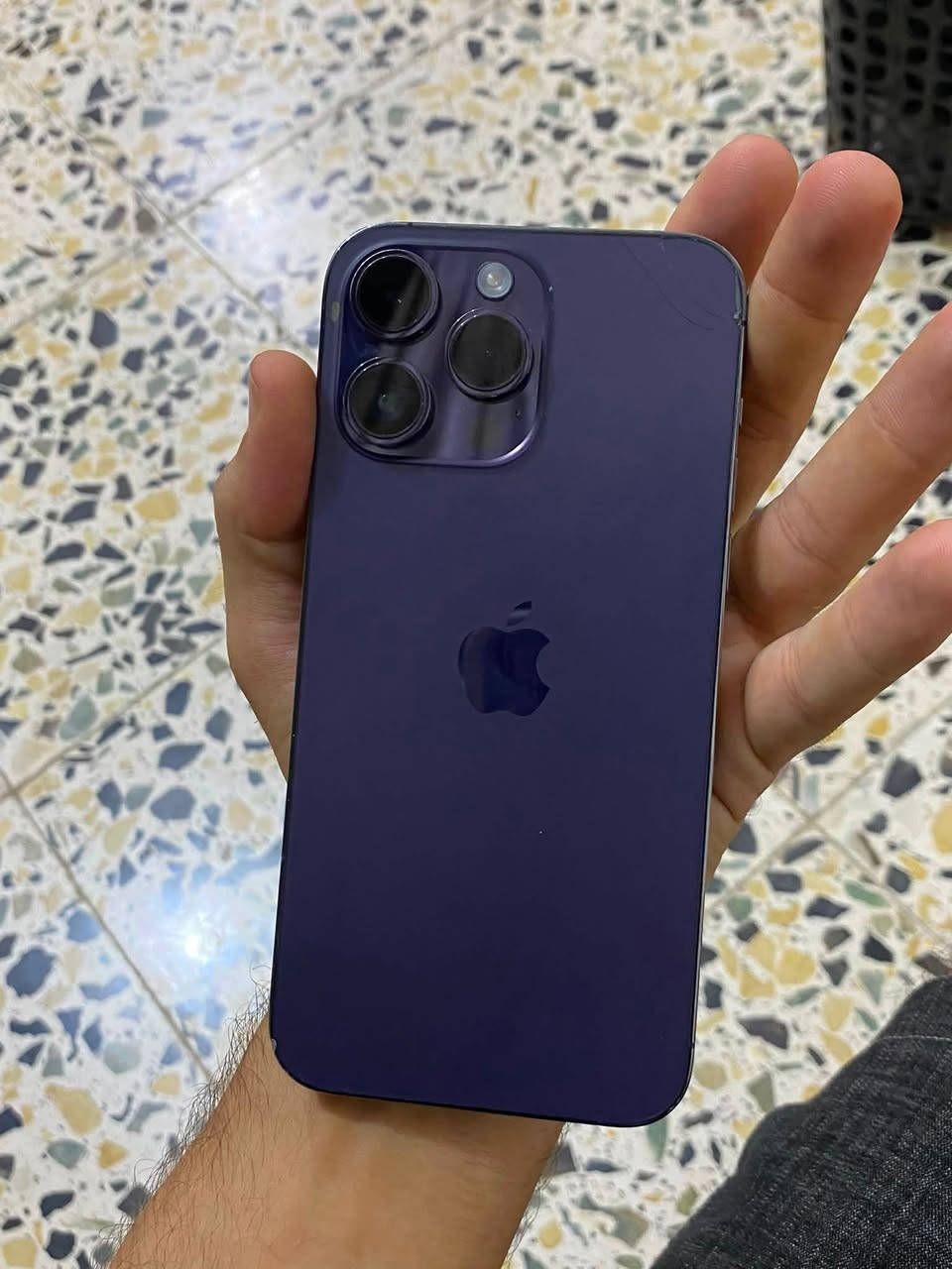 🔥 للبيع – iPhone 14 Pro Max (Master) | 512GB 🔥
✅(.  512GB   )مساحة تخزين.
✅ الجهاز ما مفتوح بلادي 
✨ نظيف جدًا، بيه فقط فطر خفيف بظهر الجهاز مثل الموضح بالصور، وما يأثر على الاستخدام. وشاشه ما بيها شي هاي الزكه 

🔋 البطارية: 81% ستخدامه كلش حلوو طبيعي جدا 

💰 السعر: 850 ألف مكان بغداد
🤝 وبي مجال بسيط للشراي للجادين فقط 
وتساب 
***********
