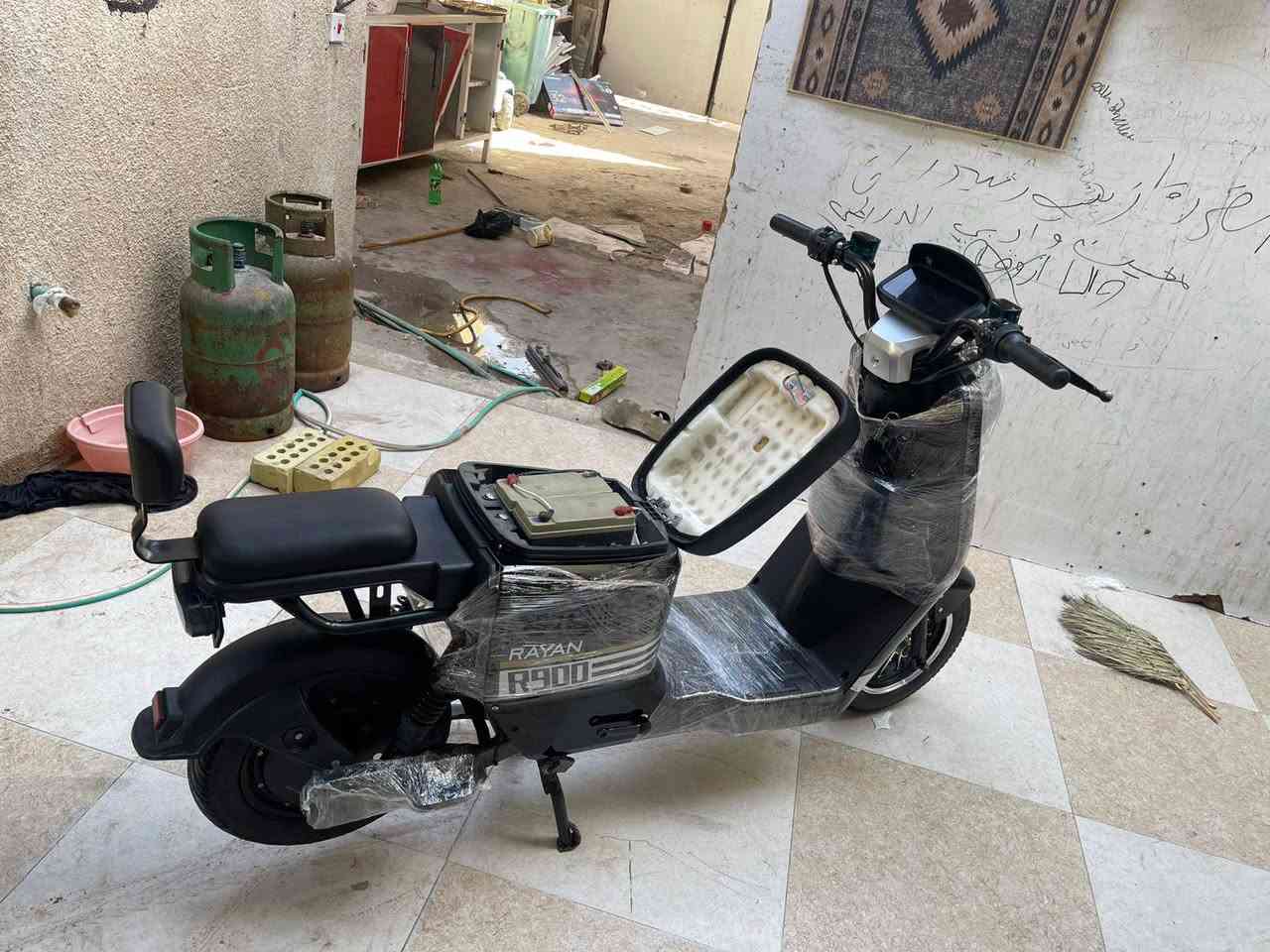 السلام عليكم دراجة R900 للبيع مديل 2026 مكفولة بطاريات كبار حجم 33   ونلي الاصلي دراجة من لبيت للمدرسة فقط مكاني البصرة الجمهورية تقاطع لمفقية *********** والسعر 550 وبيهة مجال لدراجة نضيفة بمعنى الكلمة
