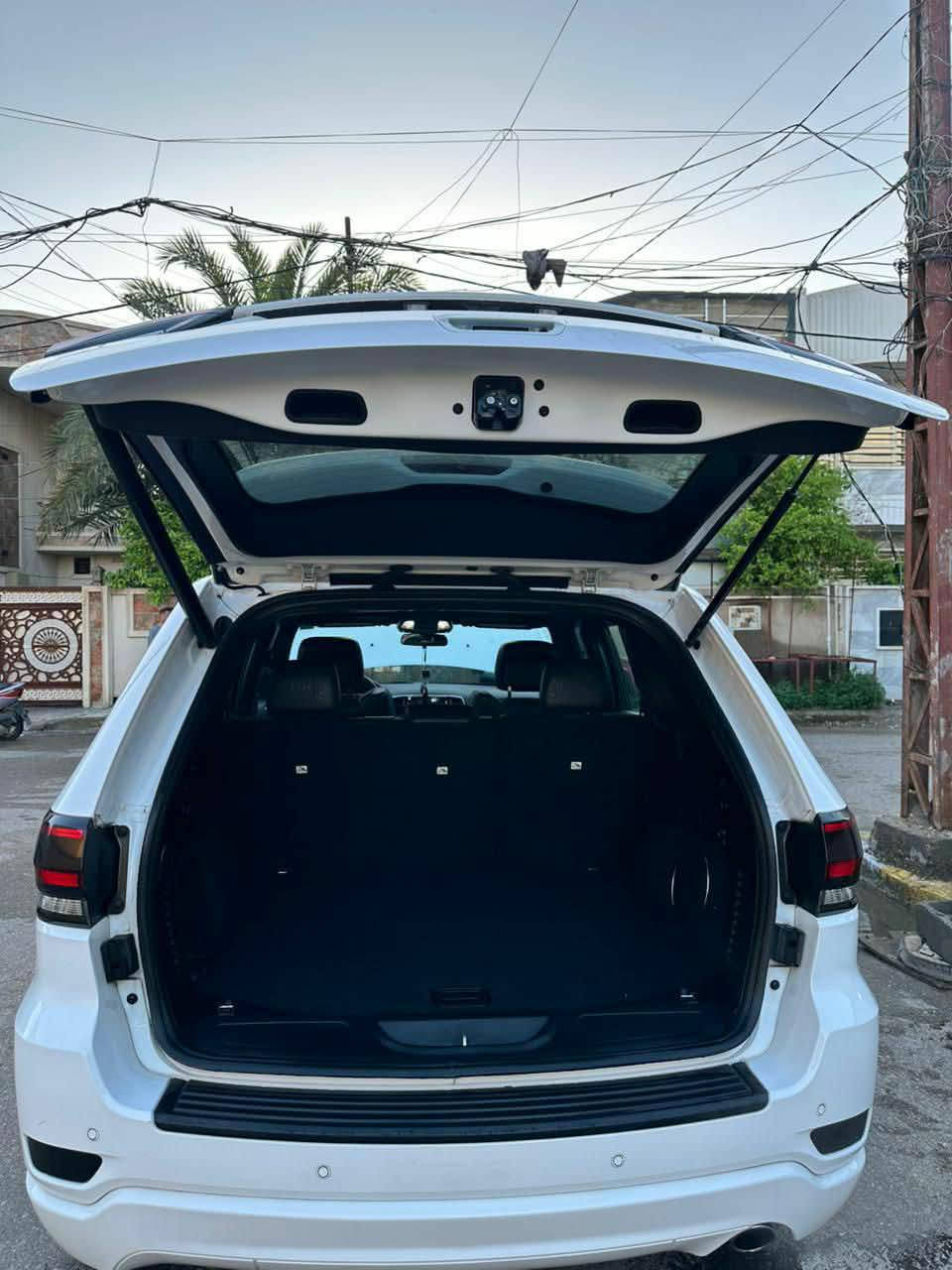 ﷽ﷺﷺالسلام عليكم مكلف بل النشر
سياره جيب كراند شيروكي 
ف بلاك توب 
وارد امريكي 
موديل 2021
دخول جديد 
ماشيه 57m
تو ويل 
بدون اي ارباك 
بدون لغود بدون شواصي 
رقم بغداد باسمي تحويل ثانيوم 
مواصفات 
فتحه 
نقط عميه 
كامره دواره 
منضومه زنون 
شاشه كبيره تدعم كار بلي
حساسات خلفيه مع رادار 
مبدل جاملغ وبنيد نفس الون بدون صبغ 
حته الدعاميه بلاديه 
السعر 255 ورقه وبيها مجال لشراي 
مكاني بغداد محموديه 
***********
***********
