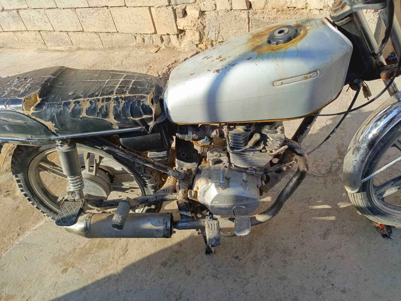 سلام عليكم دراجة ايراني موديل2020 مكينه مكفوله شلعه و سرعه فول السعر 175وبي مجال رقم ***********
