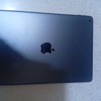 ايباد ٩ • نضيف كلش • مع شاحن وكفر