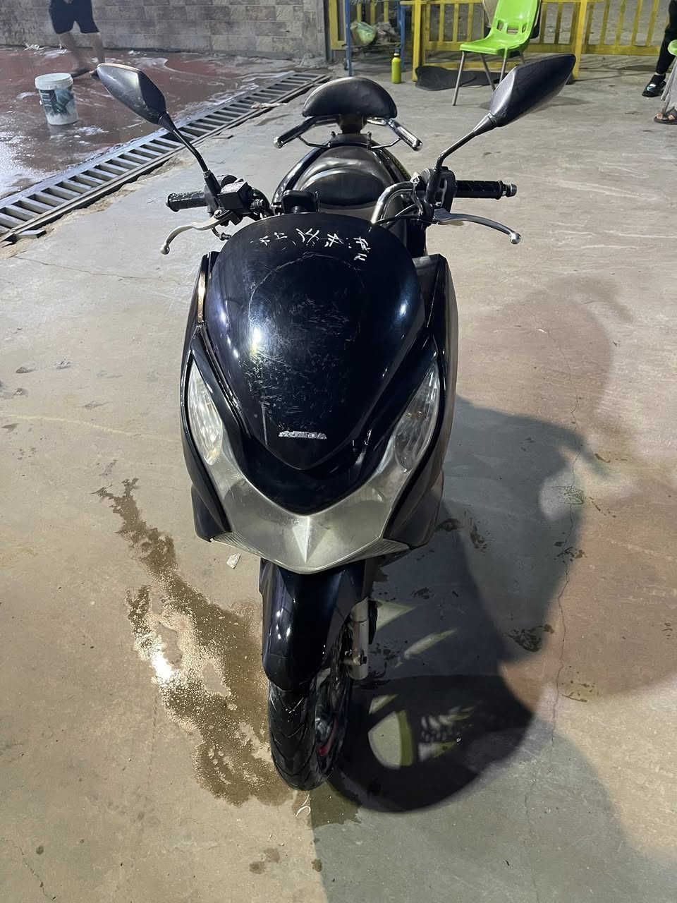 سلام عليكم pcx جيل اول محرك 125 مكفول كفرات بلاديه  كهربائيات كلها شغاله دراجه خير من الله ما ناقصها شي تجي بعينك وتشوف السعر مليون و 250وبيها مجال للشراي *********** واتساب هم موجود
