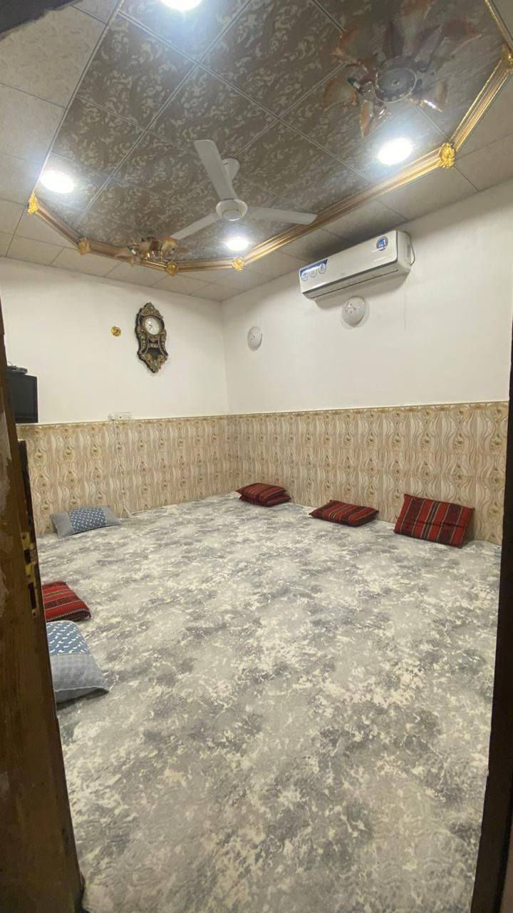 بيت للبيع المساحه 150 طابو صرف بحي المربع ثاني فرع من شارع الطاگ السعر النهائي 125واي استفسار ***********
