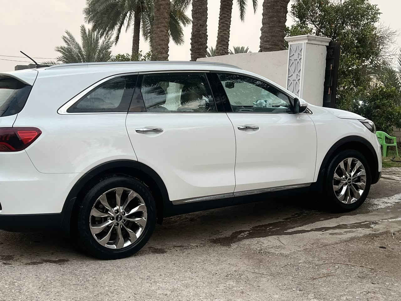 السلام عليكم
سياره سورنتو 2019للبيع فقط
السياره مكفوله كفاله عامه وارد خليجي فول مواصفات عدا الفتحه بصمه تشغيل بصمه ابواب وصندوق كهربائي السياره كامله من كل شي رقم بغداد 
السعر 240
 
مكان ديالى بعقوبه تقاطع القدس
***********
