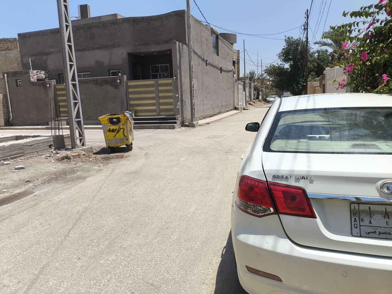سياره للبيع سعر 43 موديل 12.  ***********
