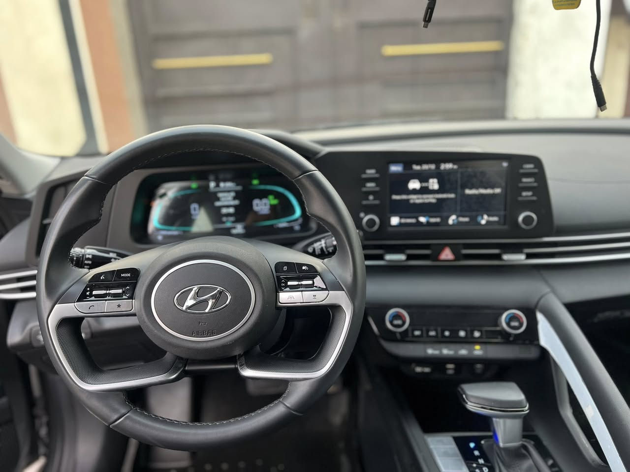 النترا موديل ٢٥ وارد سياره
بأسمي شخصيا 
نص فول سياره 
جاهزه الأخير 
جديده بمعنى الكلمه 
سعره ١٦٠ 
مكاني بغداد 

***********
