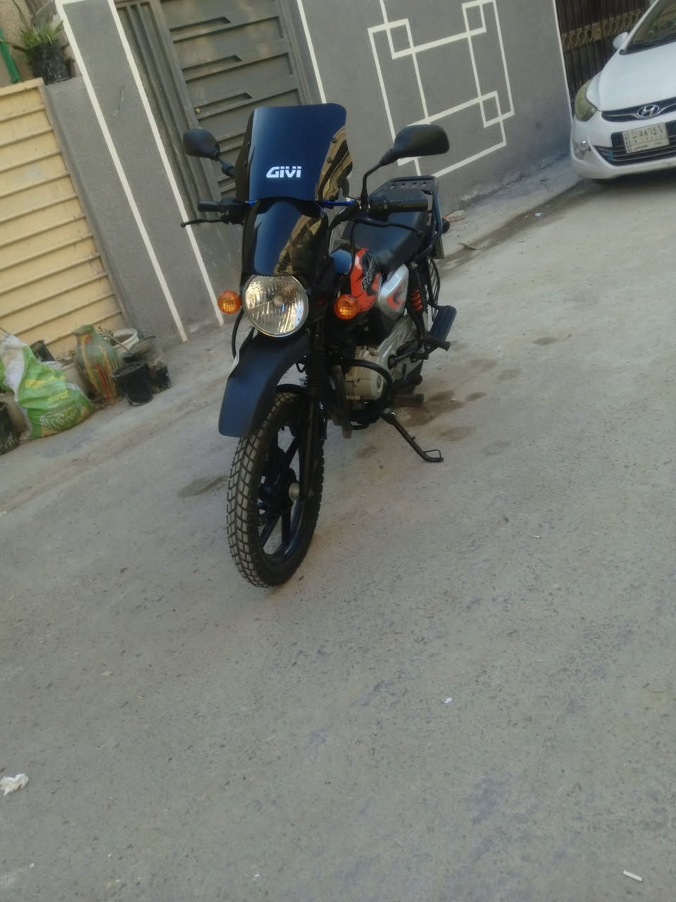 سلام عليكم بوكسر مديل 22 السعر مليونين وبيه مجال عنوان بغداد الشعب رقم ***********
