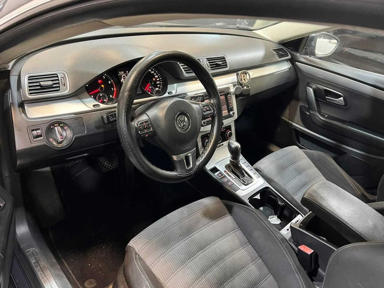 السلام عليكم
فولكس واكن باسات خليجي 
موديل 2015 
شاشة 
هند بريك بصمة 
محرك 2000 تنفس طبيعي بدون توربو
تحكم ستيرن 
مانع انزلاق 
محرك كير مكفول بدون عيب
سيارة مسويلهة سيرفس كامل بدون دينار مصرف 
السيارة بدون صبغ 
رقم سنوية هزة كلهة جديدة
مكان السيارة اربيل 
السعر 110 $ بيهة مجال بسيط 
للاستفسار عالخاص او رقم ***********
