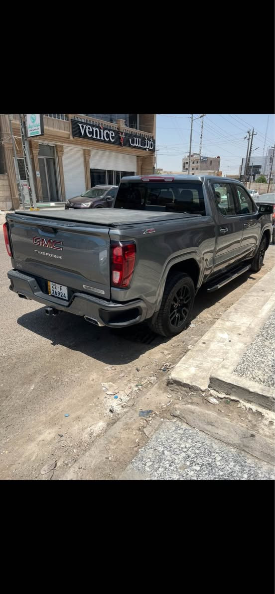 سيراGMC موديل2021 وارد أمريكي قطعتين صبغ مدكر وبنيد
باسمي السيارة  رقم أربيل السنويه إلى28 
تخم تاير جاهزة السيارة السعر 300
للاستفسار *********** ابو كرار  محرك ٨سلندر  بدي قصير باب طويل البصرة, العراق
