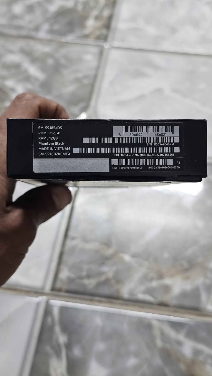 سلام عليكم جهاز S23 التره ذاكره 256 الجهاز يخبل الله شاهد سبب البيع كامت سيارتي الله يشهد التلفون محافض عليه كلش ملحقاته كارتونه وكيبل واحفظه ولزكه شاشه المضلله وحمايه عدسات السعر ٧٠٠قفل تجي تفحص تنفخ بي اذا عبر هوا تاخذه بلاش المكان بغداد جكوك شراي اتصل ***********واتساب بغداد, العراق
