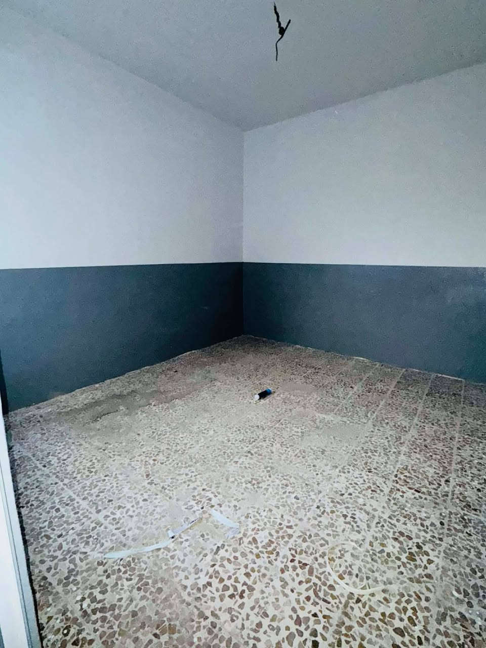 بيت للبيع المساحه 125متر طابق ونص حي الانتصار شارع 30خلف مدرسة المكارم البيت سند ملك صرف  طابو الزهور شرط التحويل البيت يحتوي علا 3 غرف هوم وهول وستغبال ومشتهلات.  السعر 65 وبي مجال  .الاستفسار اكثر الاتصال
*********** 
 ***********
