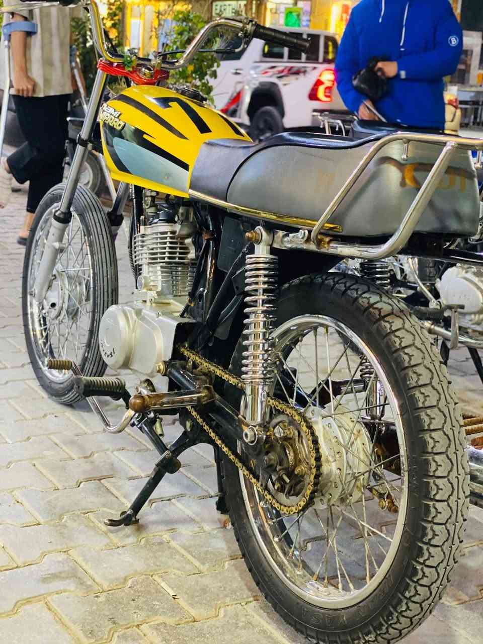 سلام عليكم للبيع سكنر موديل 25 مكينه انتنس دراجه نضيفه مكان رميثه ***********
