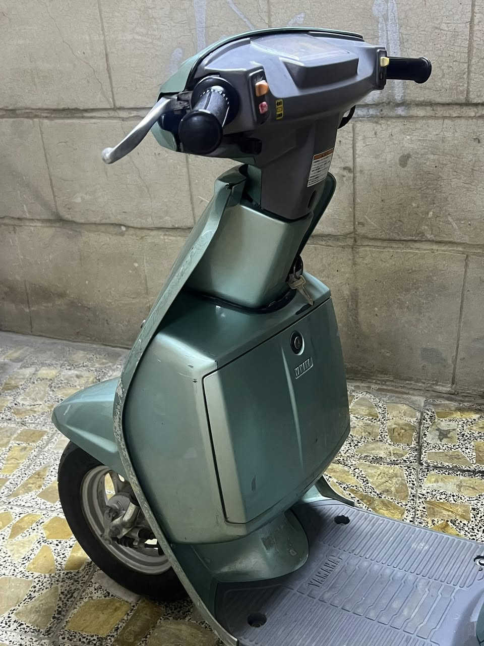 سلام عليكم دراجه اليدي مني
دراجه خير من الله جديده بشكل كلشي شغال 

السعر 400 وبيه مجال قليل 🔥.

سرعه 60 نضيفه حيل مانت الله 

سلف هندر شاير الايت هورن كلشي شغال 

المكان بغداد 

***********
