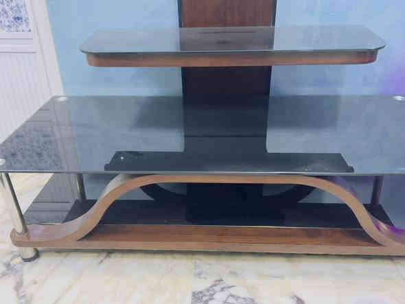 ميز بلازمه جديد السعر 50قفل ***********
