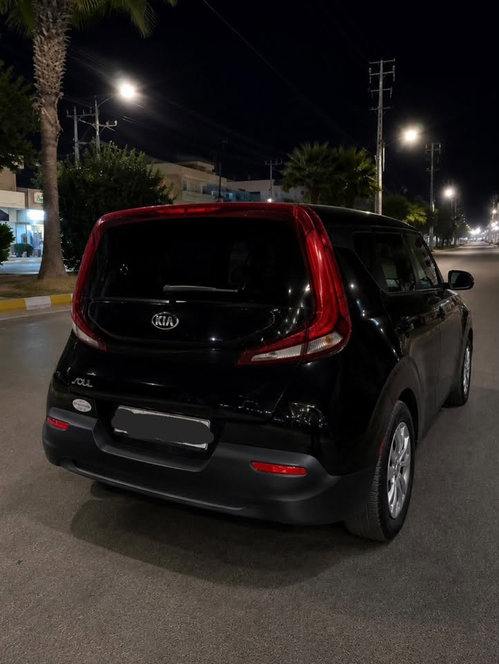 كيا سول موديل 2021
رقمها اربيل / العنوان بغداد 
فول مواصفات والسيارة نظيفة 
للتواصل والاستفسار على الرقم 
***********
للبيع مستعجل
