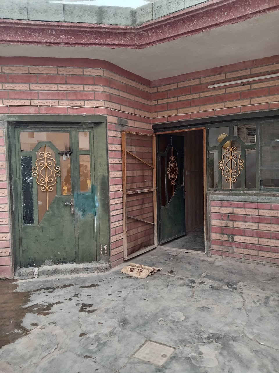 بيت في مستودع سند 25مقمدمين معامله طابو  في البلديه
المساحه 130
يحتوي البيت على استقبال مطبخ وغرفة نوم وهول وحمام داخلي وممشه خلف البيت
سعر 25وبي مجال
للتواصل الاتصال على الرقم ***********
