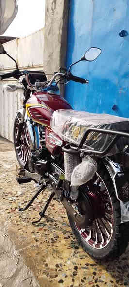 سلام عليكم دراجة ايراني 5كير  البارحه نزلتها من المعرض ماشي 30كيلو بعتهي بجيس الشركة  950وبيها مجال قليل      نزلتتها بمليون وخمسين   وحتاجيت وريد ابيعها العنوان بغداد المعامل.    الرقم ***********
