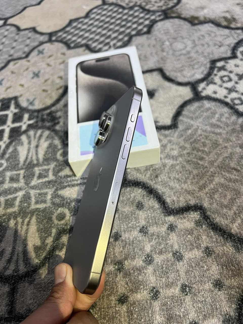 آيفون 15برو ماكس شرق اوسط
ذاكرة 256
بطارية 86
جهاز نضيف كلش ماستر كوالتي كما موضح بالصور 
مليون و50وبيه مجال بسيط 
للاستفسار ***********
