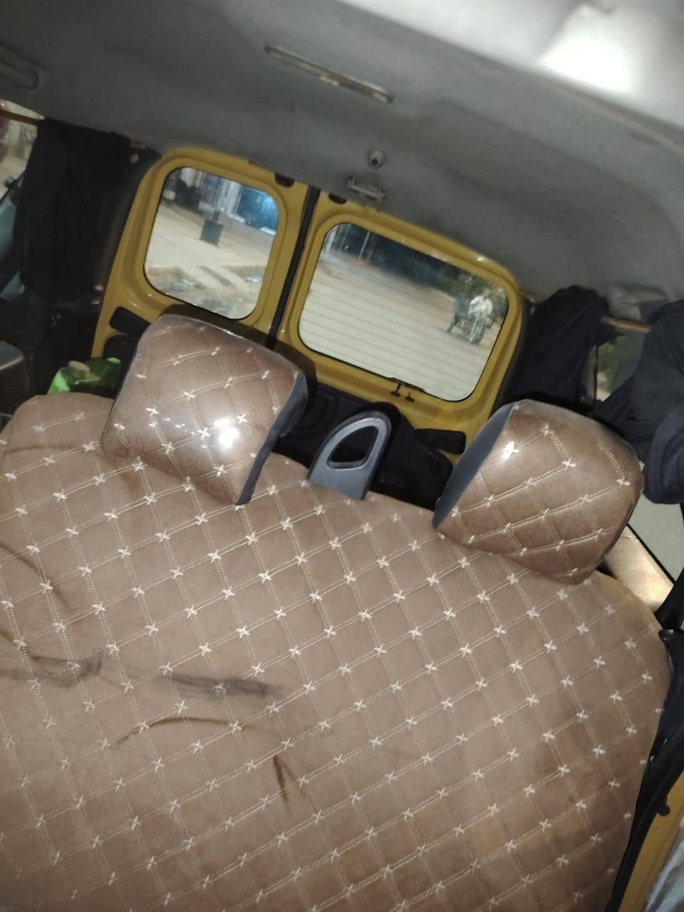 رينو لوكان سبعه راكب موديل 2010
تبريد قطعتين مكفوله سنويه بأسمي مجددها قبل سنه رقم مثنى 
السعر 50 وبيها مجال مكان السياره الديوانية 
غير متواجد على الفيسبوك
الاتصال على رقم واتساب :***********
