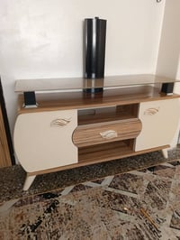 ميز تلفزيون • للبيع • خاص