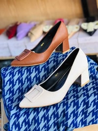كعب 👠 نسائي السعر ارخص شي ٧ لل٨ الف جميع القياسات متوفره  الفرع الاول ...