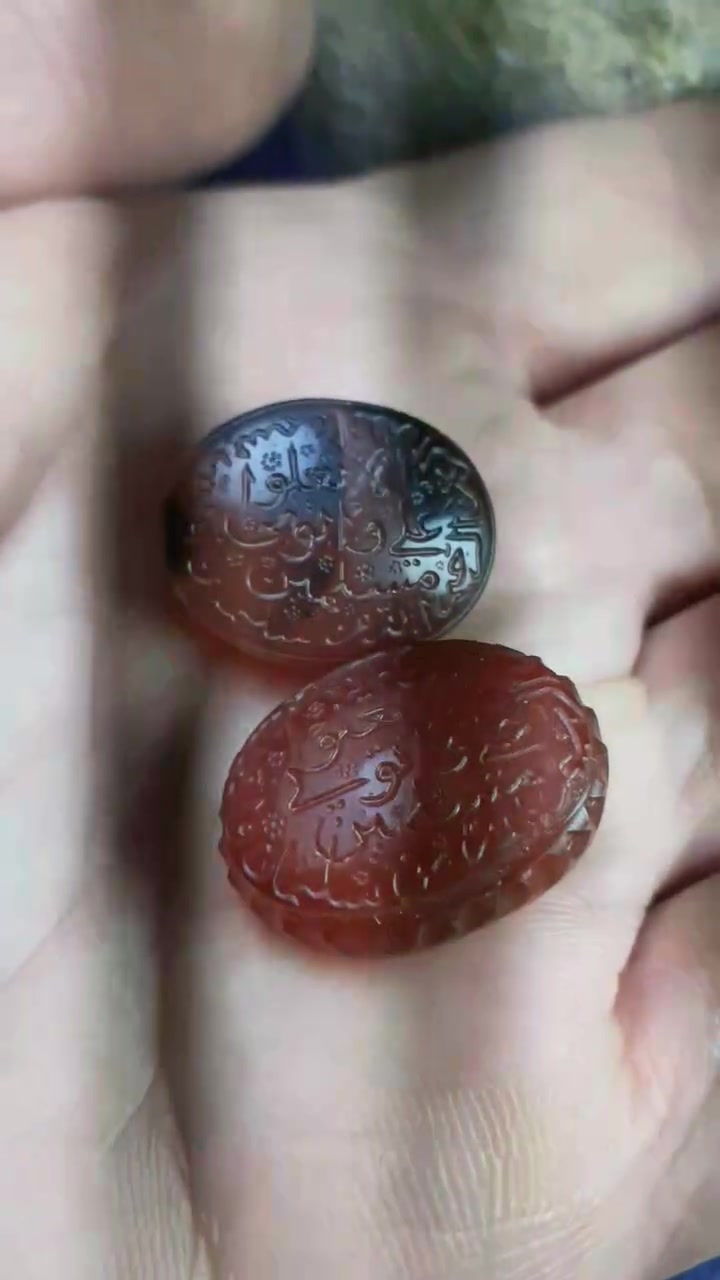 عقيق اليمن ....نقش حرز السيد القاضي قدس سره .....الخط على وجهين الحجر تحت الحجرين تكملة حرز القاضي ....مع الشكر والتقدير للجميع ...للطلب والاستفسار خاص لطفا .....ليس شرطا ولافرضا ان تشتري وتبيع على الخاص فقد يكون ماكتبه الله تعالى لنا في غير المحتسب .....تحياتي لكم احبتي الطيبين


**إذا كنت صاحب هذا الإعلان وتريد حذفه لأي سبب، رجاءا أرسل رسالة إلى الدعم الفني**