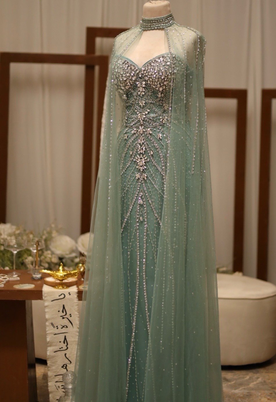 فستان مناسبات انيق صناعة هاند ميند ملبوس ساعتين فقط 