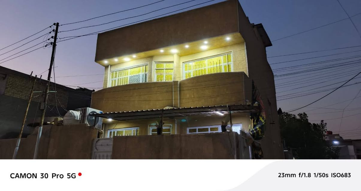 السلام عليكم دار مساحه 100
ركن طابقين يحتوي على تلث غرف 
كامل بيت جاهز من كلشي 
وموقع حلو ع صفحتين صاير من فتحه ابو غسل ومن فتحه نفط 
شراي اتصل على الرقم ‏‪***********‬‏
