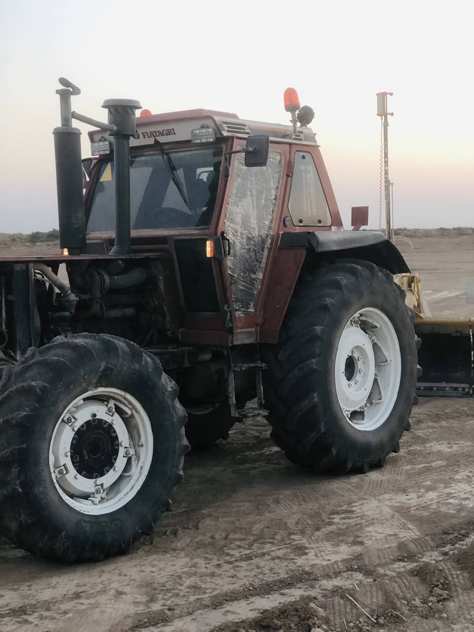 سلام عليكم

مكينه افيات 180 مكينه مكفوله فول عادي مكينه نضيفه نقبل مراوس بنيوهانلند 270/250/315..
لاتصال *********** /*********** 
مو شراي لا يتصل
