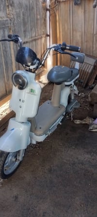 للبيع حجم 14 نقصها باتريات تعبانه السعر 140 وبيه مجال مكان بغداد 07711...
