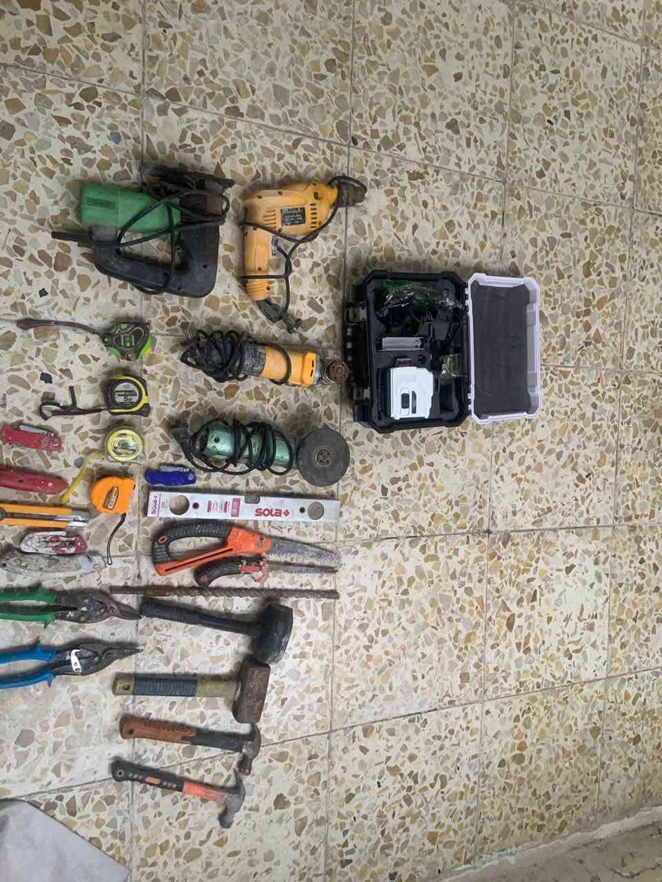 سلام عليكم عدي هاي العدة اريد ابيعحة قيم وخذ كلهن شغالت العنوان مدينت الصدر يم حمام المدينة وهاذا رقمي ***********
