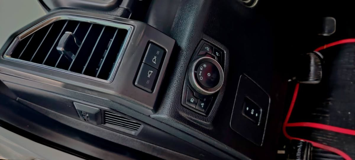 بسم الله سلام عليكم
فورد F-150 لاریات یعنی فول موديل:2016 (  انضف او ارخص بكل سوق)
مواصفات لاريات يعني فوول فول مواصفات
 

مواصفات  تشغيل عن بعد  او بيبان بصمه البدي بصمه
شاشه كبير كامره 360دوار او حساس توقف ذاتي
امرايات شفط كارباي  او امرايات ظد فول او رادار جانب
او 4*4يعني دبل اكسل  ويل تاير بلادي شركه  رابتر جبلي
 كشنات  بلادي امامي كارباي جديد بدون اي شك
كشنات تدفيه تبريد
كشنات كارباي   او كشن خزن ميمَز
تححكم بريك بانزين
اوتو ستار ستوب
بريك بصمه

كير مكينه تبريد تدفيه صدر امامي خلفي شرط طكه مابي

محرك 8تنفس طبیعی اقوا مكينه حتا هوك عنده  مرغوب

المواصفات   لايت الي ادي او دبل عدسات او رادار
بكلايت اليدي اشاير شفط   غطا بدي
تخم تاير  سياره جاهز مابي ربع مصرف

گير طياره تبريد مركزي

كود قفل  بل باب 

مثبت سرعة تحكمات استيرن
سیاره بی اربع مکان اصغار بدون دواخل بدون ارباک

  هزه فحص رقم سنوی کل جدد
رقم سنوية  كل جدد بسمي ثاني يوم حول

العنوان : اربيل 

سعر   177قفله

*********** 
واتس اب موجود احترامي للكل أربيل, العراق
