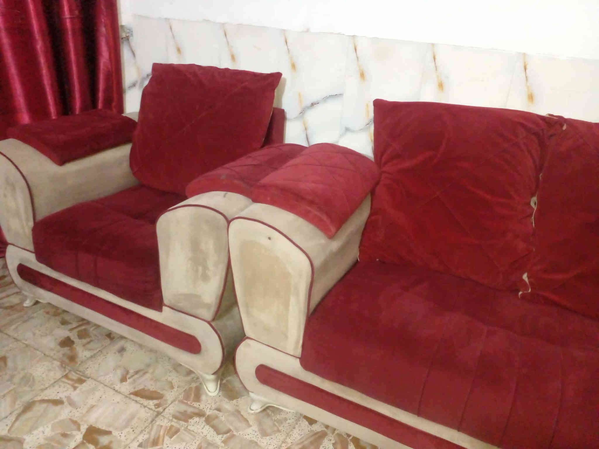 تخم تركي نضيف كلش عشر مقاعد كوشات بيجي وماروني السعر 300مكان بياع حي التراث الرقم ***********
