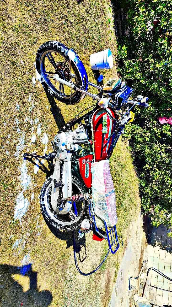 السلام عليكم دراجه سيفان للبيع موديل 23 خير من الله بيها شلعة تشك الكاع مواصفات كاملة كهربائيات كلها شغاله محرك مفتوح مره وحده عوزها تاير امامي فقط بيه سيم طاك السعر خاص لان مابيه حيل اضل سؤال وجواب مكاني اللطيفية جسر السابع رقمي ***********...
