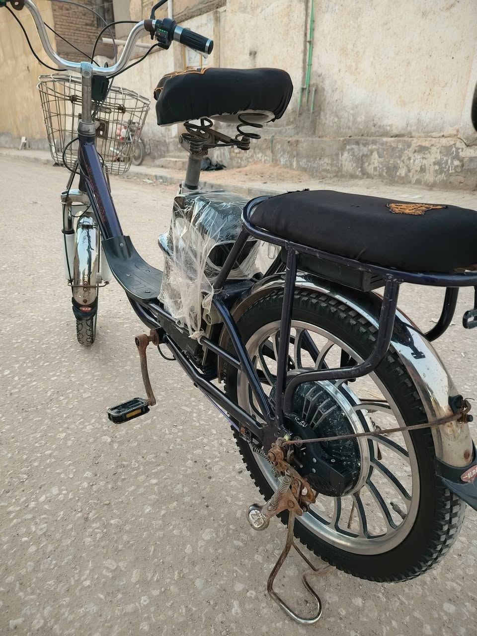 🔴 السلام عليكم
دراجه شحن للبيع كفاله عامه

باتري جديد قبل فتره شاده

3 سرع. سكليتر جديد تاير خلفي جديد نضيفه الدراجه كلش السعر 200 وبي مجال بسيط الدراجه احله من الصور للاستفسار اكثر *********** بي واتساب وهنا خاص متواجد
