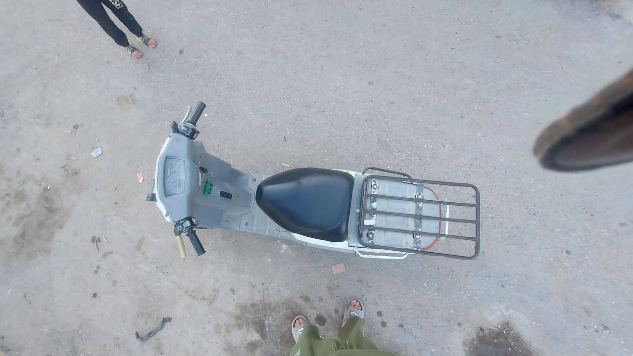 السلام عليكم دراجه بيكم للبيع مكينه نظيفه كهربائية كامله بس بيه نقص سلفف سعرها 350 تواصل عله هاذه الرقم *********** واتساب فقط
