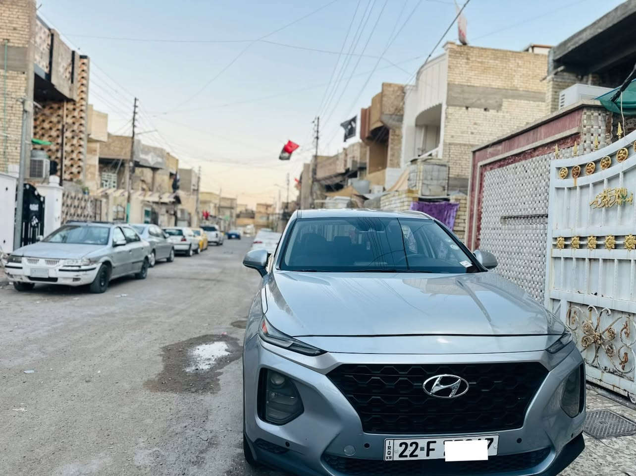 للبيع سنتافيا موديل 2020 وارد امريكي 
حادث دعاميه فقط ….راسلني توصلك باقي الصور حالياً بالمنشور (  5 ) صور مال حادث  او دك رقم الشاصي على الكوكل .

 المواصفات فول ما عدا البنوراما : 

1- بصمه تشغيل .
2- عداد الكتروني بشاشه كبيره.
3- فول تحكم ستيرن جهتين .
4-كروز مثبت السرعة . 
5-مانع الانزلاق . 
6-سايد بريك بصمة .
7-لايتات زينون .
8-بلوجكترات زينون نظام عدسات . 
9-نظام صعود ونزول منحدرات .
10- اوتو هولد ( A ) .
11- إطفاء وتشغيل ذاتي عند التوقف بالازدحام. 
12-  شاشة تاب كار بلي . 
13-كامرة دوراة . 
14-مود درايف ( 3 ) انظمة قياده 1-سبورت 2-وسمارت 3-وايكو .
15- اقتصاد البانزين  AWD .
16- فور ويل .
17- الكشنات تدفئة . 
18- هاندبريك بصمة . 
19- رادار تنبيه بالمري الجانبية . 

گير ومحرك 2400 مكفولات برغي ممفتوح وعلى الفحص .
( اكو اماكن بارد موضحة بالصور بالمربع ) ( الباب الخلفي عكس السايق مصبوغ ) 
رقمها رقم شمالي ( اربيل ) بأسمي تحويل ثاني يوم  داخل لونين وباقي صور الحادث بالخاص لان ميكفي المنشور انشرهن  سياره ماشيه 90 الف ميل وبعد بيها مواصفات اكثر / مكان السيارة بغداد- الرصافة 
للاستفسار( *********** ) #السعر_172  وبيه مجال بسيط وبالخدمة للطيبين 🌹🌹🌹
