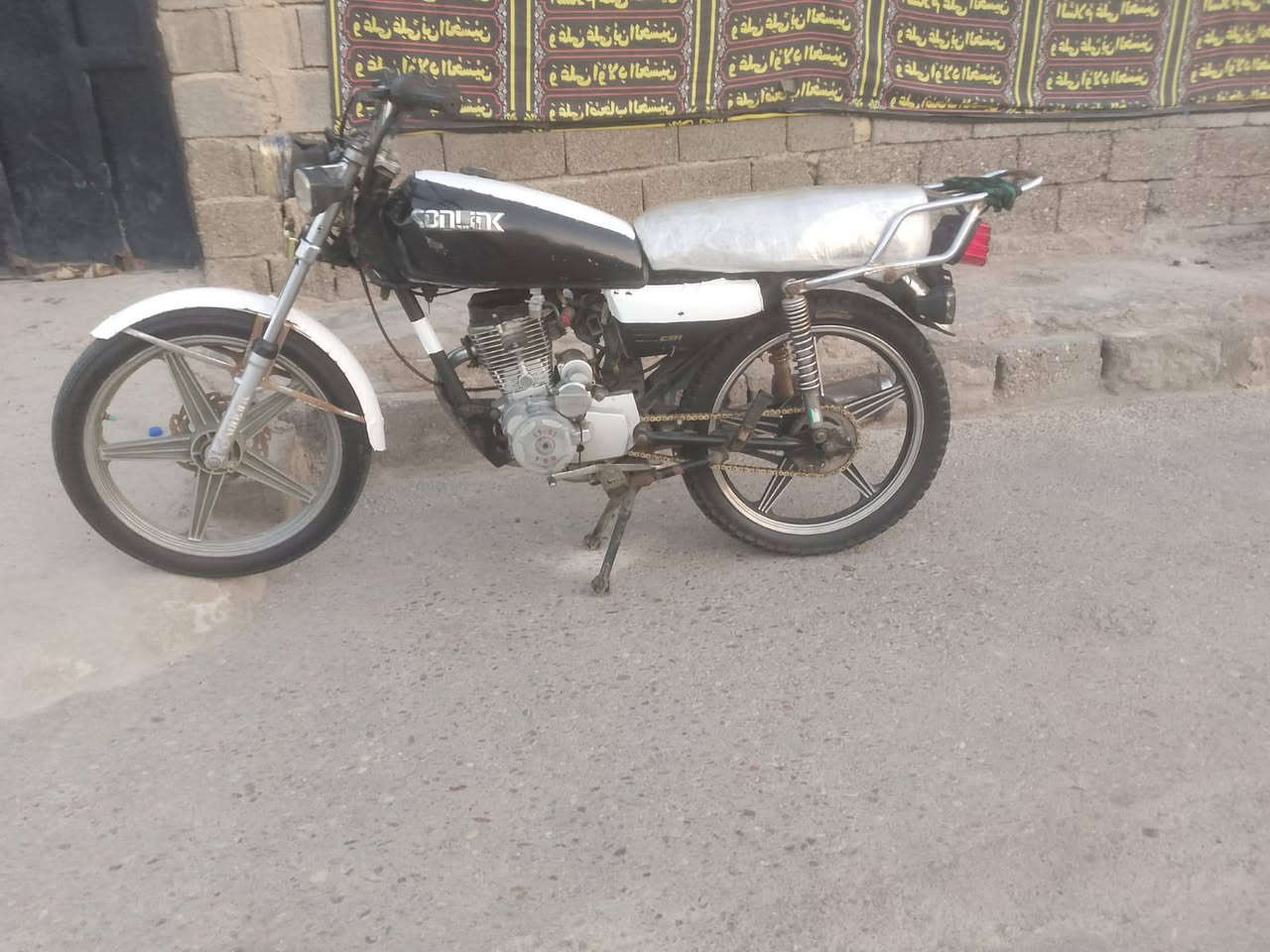 سلام عليكم دراجه سيفان مديل 21 وراق صولي محرك نضيف كهربائيت تربيب يرادله سعر 300 وبيه مجال مكاني بغداد سبع قصور ***********
