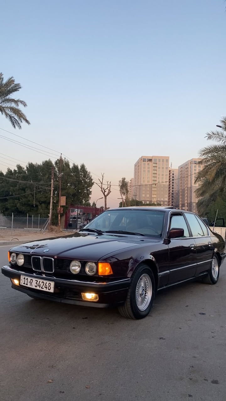 Bmw730
سياره موديل ٩٢ رقم بغداد الانكليزي سنويه مشروع وطني هزه جديده تحويل مباشر 
محرك ٦ سلندر 
مكينه كير شغاله ١٠٠/١٠٠
حداديه جديده طوبه 
موصفات 
دبل كمبيوتر ايرباك استيرن دبل جكمجه 
سلايد رووف طكتين 
داخل جلد بيجي كراسي مكانيك بطاين جلد صاج ملكي 
دبل جام
سكليتر كهرباء
برده خلفيه كهرباء 
جنطه شفط 
ستيرن تحكمان 
ويل شعاع وتخم تاير جديد  
لايت زنون ناصي عالي 
مسجل بلوتوث 
شاشه تصوير 
سياره مصروف عليها بدون اي نقص 
مصبوغه عام للجماليه بدون ضربه ولا خايس 
السعر 73$ 
مكاني السيديه حي الاعلام 
للاستفسار الاتصال على الرقم ***********
