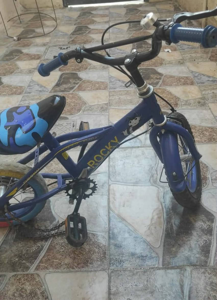 للبيع عجانة ما بيها اي عطل اريدها 35 وبايسكل 25 بس زنجيل فالت


**إذا كنت صاحب هذا الإعلان وتريد حذفه لأي سبب، رجاءا أرسل رسالة إلى الدعم الفني**