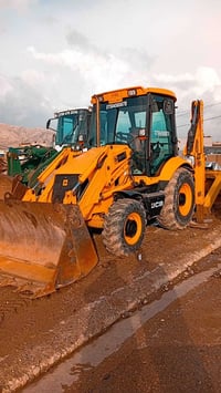 جي سي بي • موديل ٢٠٠٦ • رقم أربيل